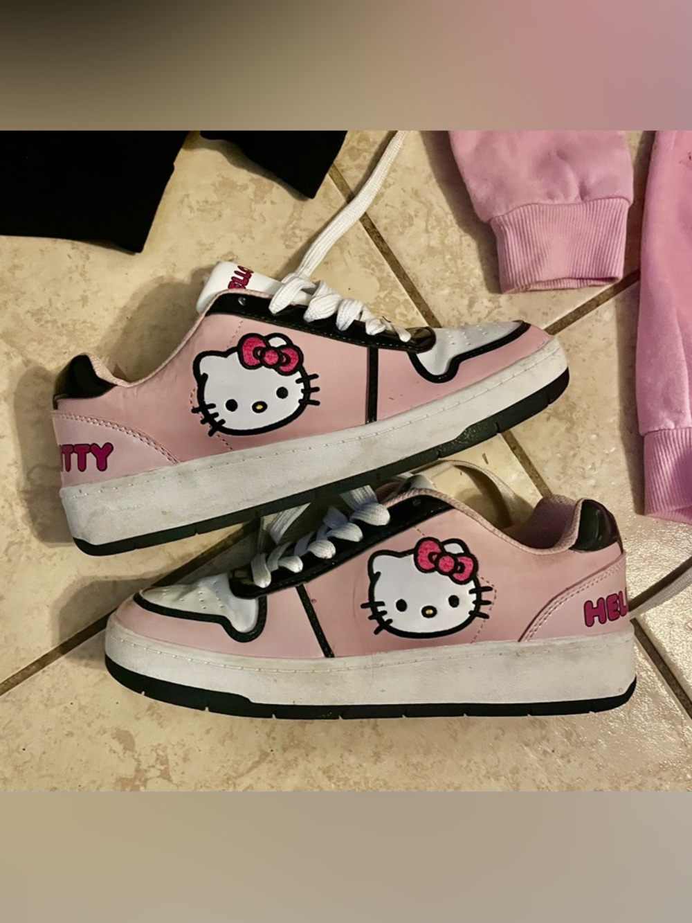 Hello Kitty Sneakers - Casual Lace-Up Shoes women’s size 6. Good used condition!